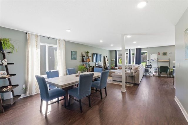 9017 SW 9th Street, Blue Springs, MO 64064