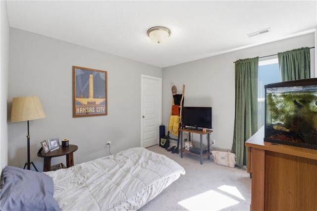 9017 SW 9th Street, Blue Springs, MO 64064