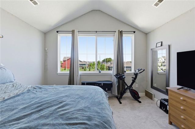 9017 SW 9th Street, Blue Springs, MO 64064