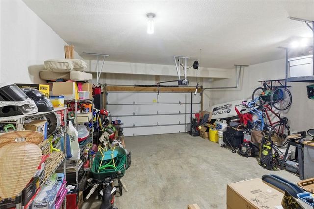 9017 SW 9th Street, Blue Springs, MO 64064