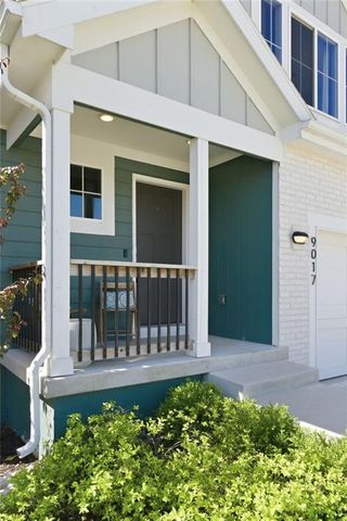 9017 SW 9th Street, Blue Springs, MO 64064