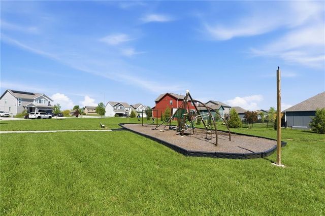 9017 SW 9th Street, Blue Springs, MO 64064