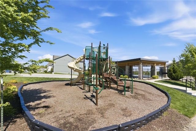 9017 SW 9th Street, Blue Springs, MO 64064