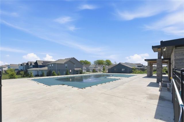 9017 SW 9th Street, Blue Springs, MO 64064