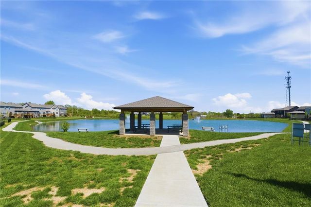 9017 SW 9th Street, Blue Springs, MO 64064