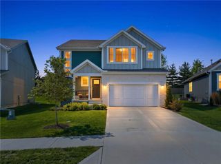 9017 SW 9th Street, Blue Springs, MO 64064