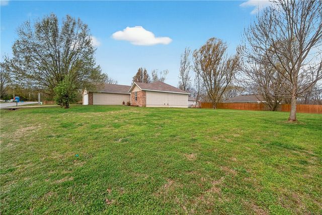 32 Taransay Circle, Bella Vista, AR 72715