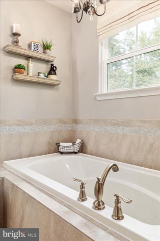 12222 CRANFORD DR, Woodbridge, VA 22192