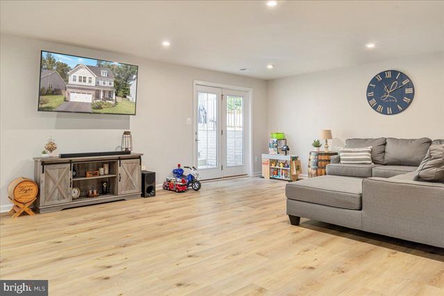 12222 CRANFORD DR, Woodbridge, VA 22192