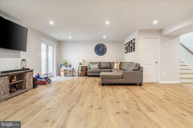 12222 CRANFORD DR, Woodbridge, VA 22192