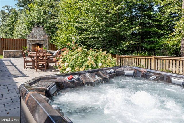 12222 CRANFORD DR, Woodbridge, VA 22192