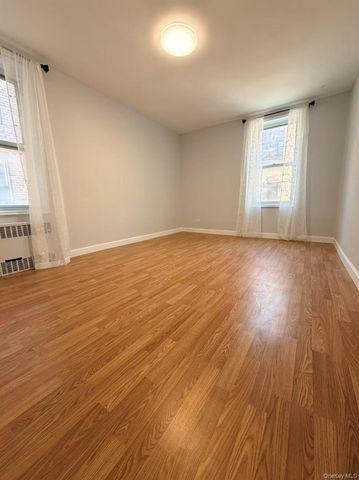 4225 80TH Street 2M, Elmhurst, NY 11373