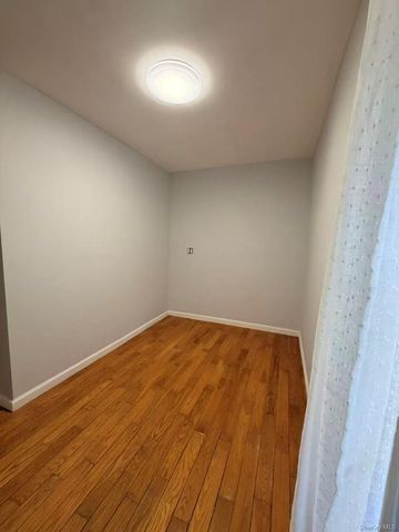 4225 80TH Street 2M, Elmhurst, NY 11373