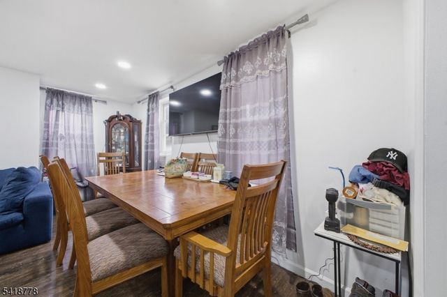 261 W Main St, Bound Brook Boro, NJ 08805