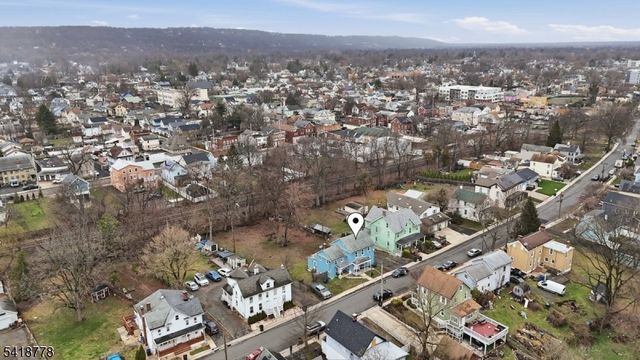261 W Main St, Bound Brook Boro, NJ 08805