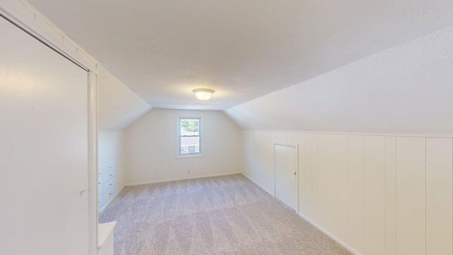 1051 Burke Avenue W, Roseville, MN 55113