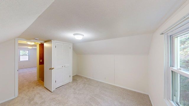 1051 Burke Avenue W, Roseville, MN 55113