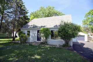 1051 Burke Avenue W, Roseville, MN 55113