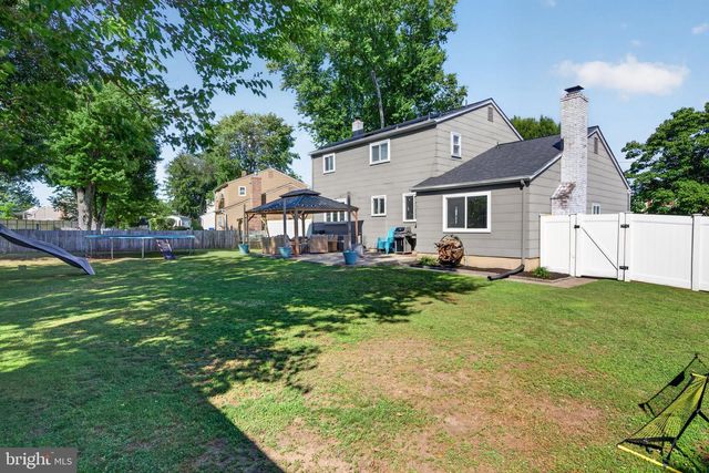 122 WOODBRIDGE RD, Marlton, NJ 08053