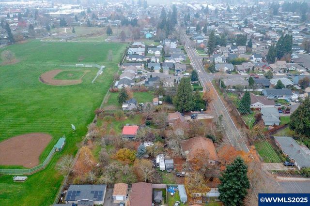 2515 Hollywood Dr NE, Salem, OR 97305