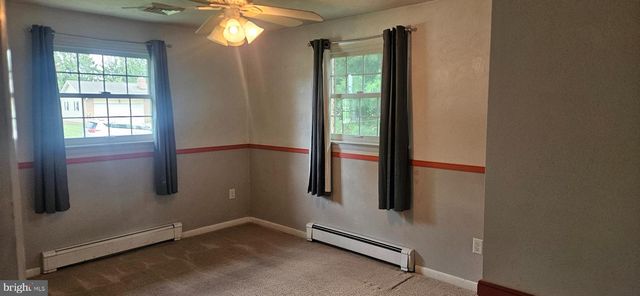 1607 ART DR, Hanover, PA 17331