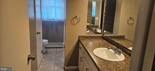1607 ART DR, Hanover, PA 17331