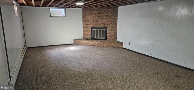1607 ART DR, Hanover, PA 17331
