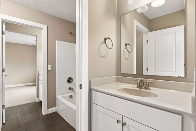 16571 Reeder Ridge, Eden Prairie, MN 55347