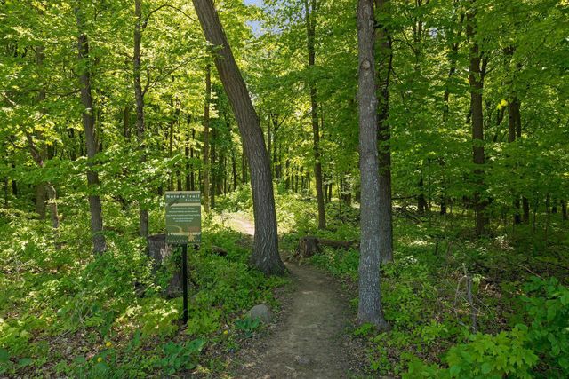 16571 Reeder Ridge, Eden Prairie, MN 55347