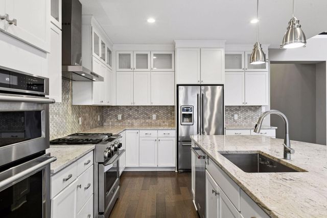 16571 Reeder Ridge, Eden Prairie, MN 55347