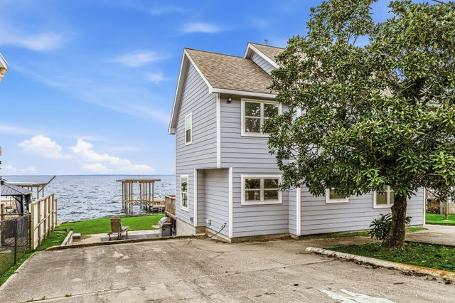 121 Panther, Onalaska, TX 77360