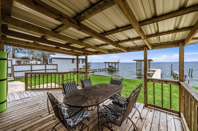 121 Panther, Onalaska, TX 77360