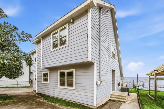 121 Panther, Onalaska, TX 77360