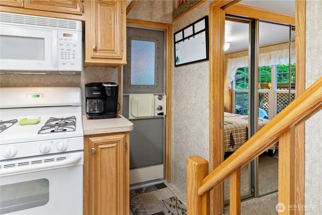 112 2 Pioneer Circle, Deming, WA 98244