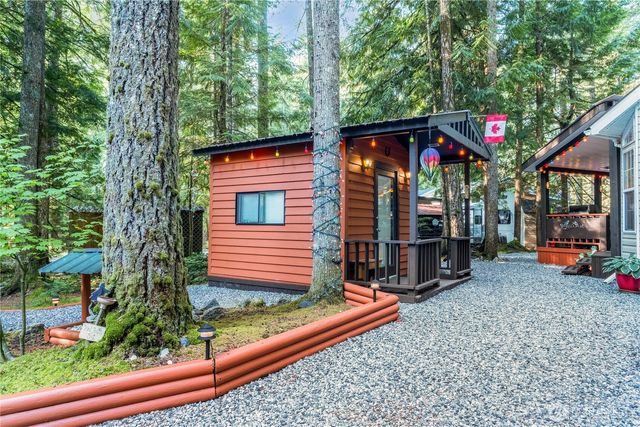 112 2 Pioneer Circle, Deming, WA 98244