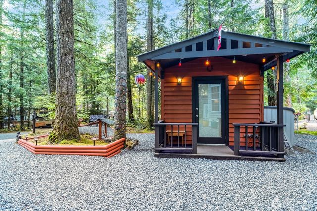 112 2 Pioneer Circle, Deming, WA 98244