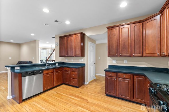 28 Walden Court, Old Bridge, NJ 08857