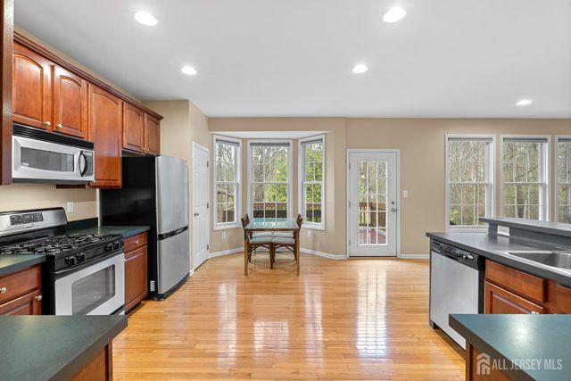 28 Walden Court, Old Bridge, NJ 08857