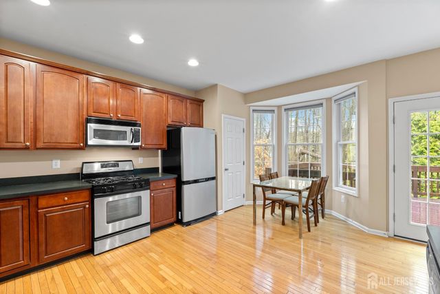 28 Walden Court, Old Bridge, NJ 08857