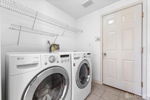 28 Walden Court, Old Bridge, NJ 08857