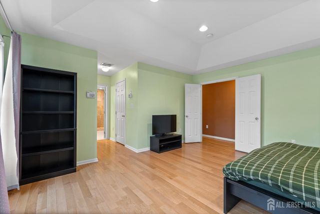 28 Walden Court, Old Bridge, NJ 08857