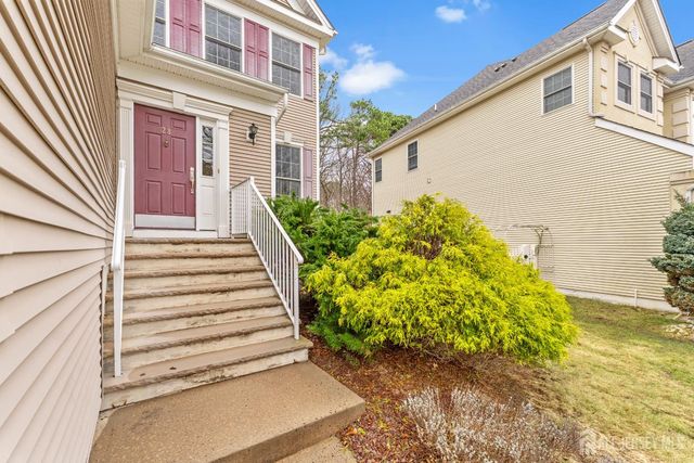 28 Walden Court, Old Bridge, NJ 08857