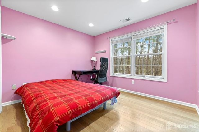 28 Walden Court, Old Bridge, NJ 08857