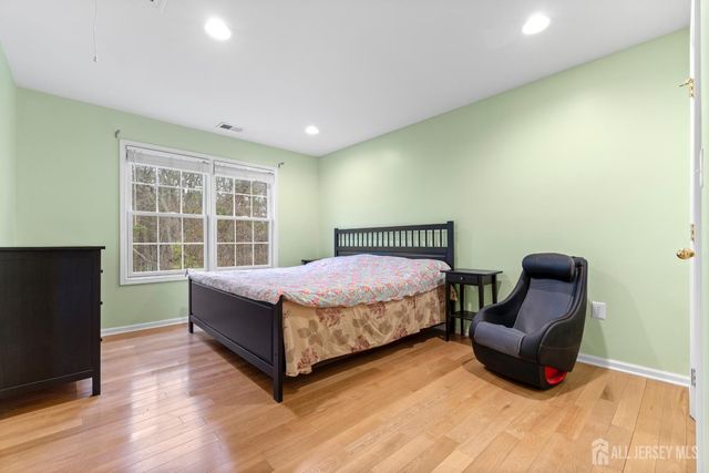 28 Walden Court, Old Bridge, NJ 08857