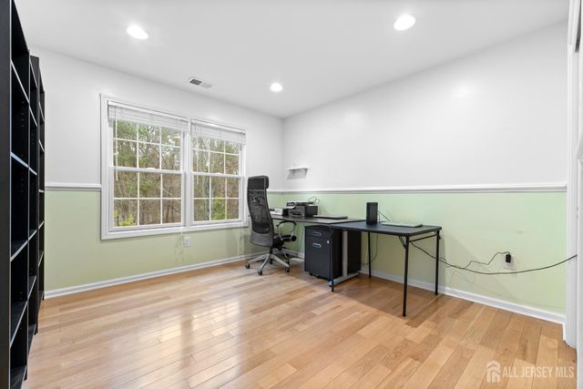 28 Walden Court, Old Bridge, NJ 08857