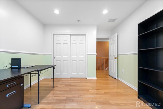 28 Walden Court, Old Bridge, NJ 08857