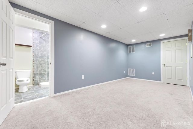 28 Walden Court, Old Bridge, NJ 08857