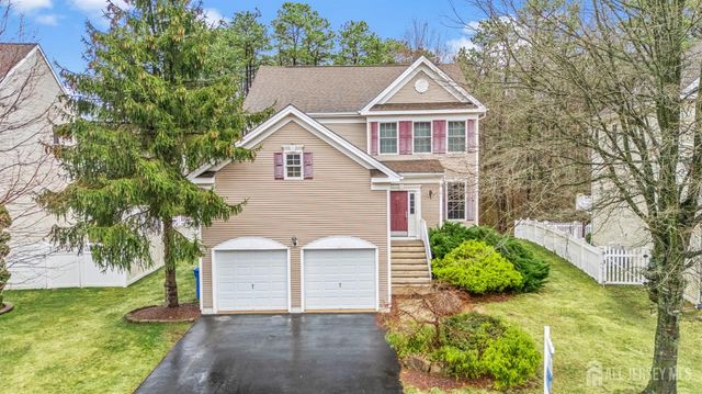 28 Walden Court, Old Bridge, NJ 08857