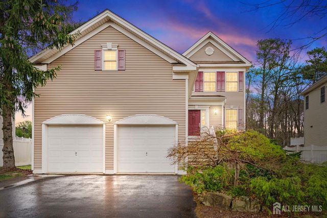 28 Walden Court, Old Bridge, NJ 08857