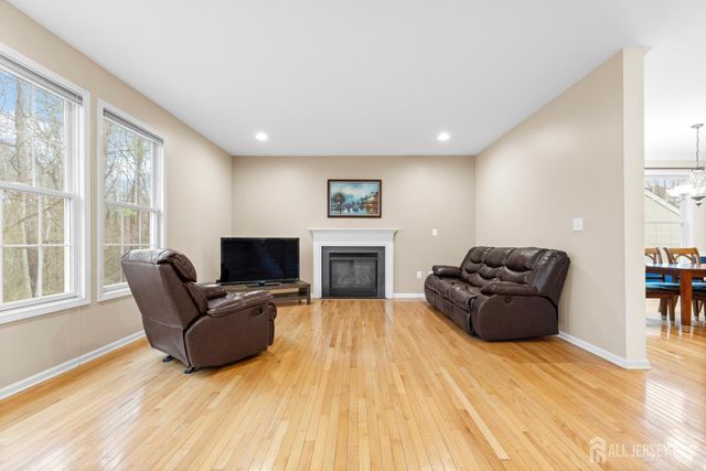 28 Walden Court, Old Bridge, NJ 08857